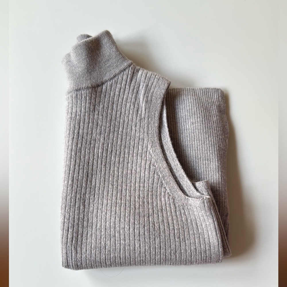 Halston Heritage Gray Turtleneck Sweater with Ribbed Knit